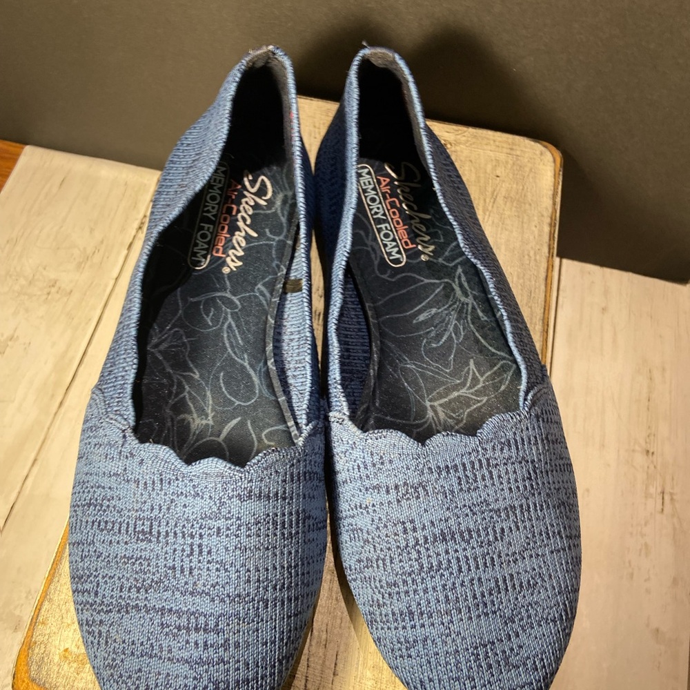 Skechers Women's Textured Blue Flats